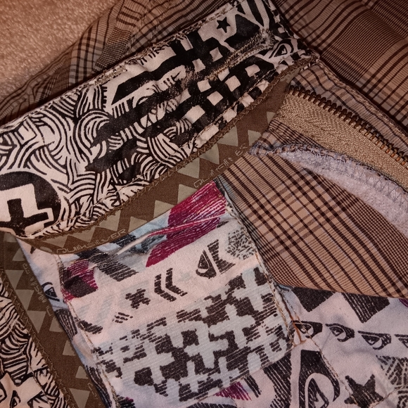 Quiksilver ~ Tan Plaid Flat Front Men’s Shorts Waist 31 - Picture 4 of 13